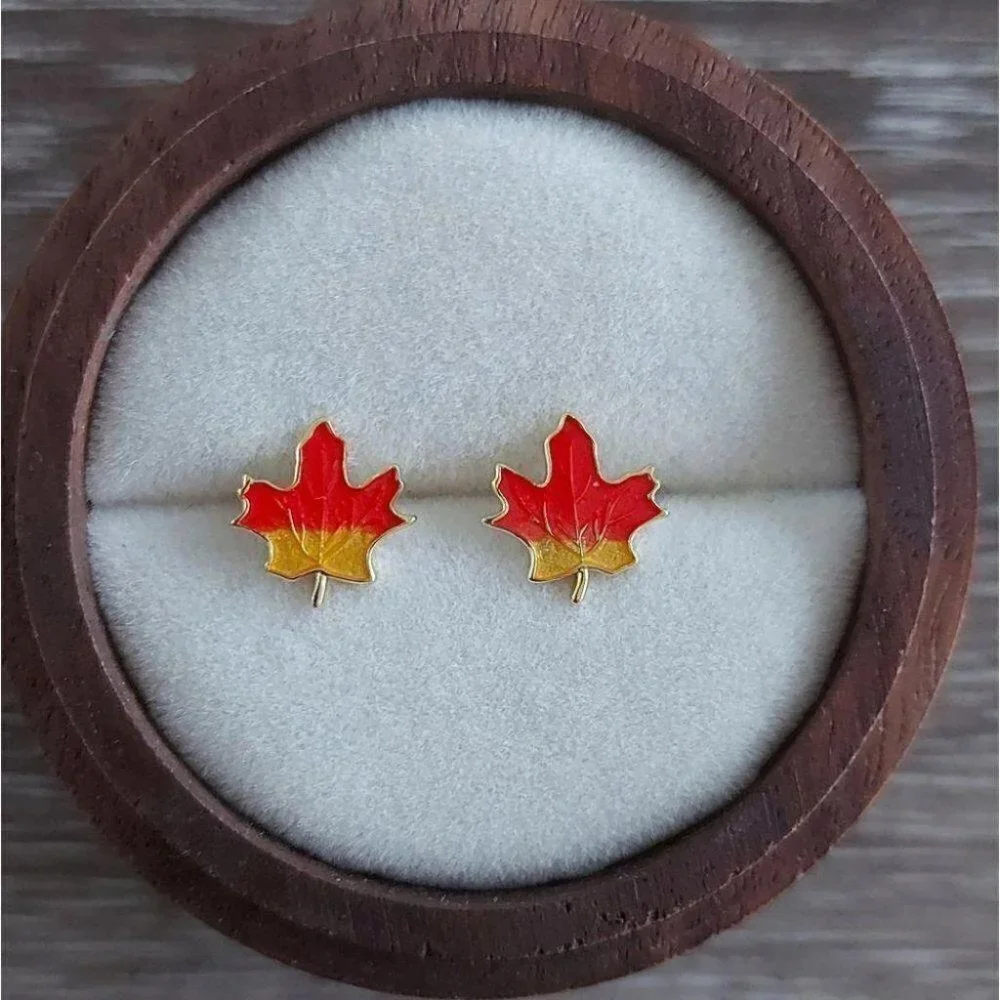 Earrings - Picture 1 of 5